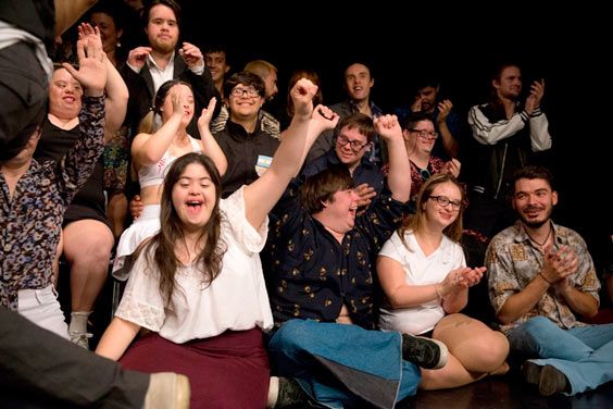 Jóvenes artistas con síndrome de Down